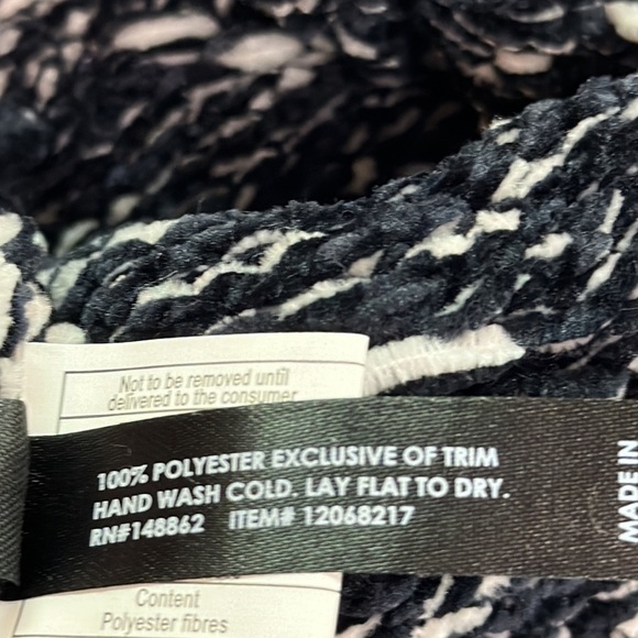 Torrid Hat Beanie Black White Marled Ribbed Knit Faux Fur Pom Pom Winter OS NWOT - Picture 6 of 9